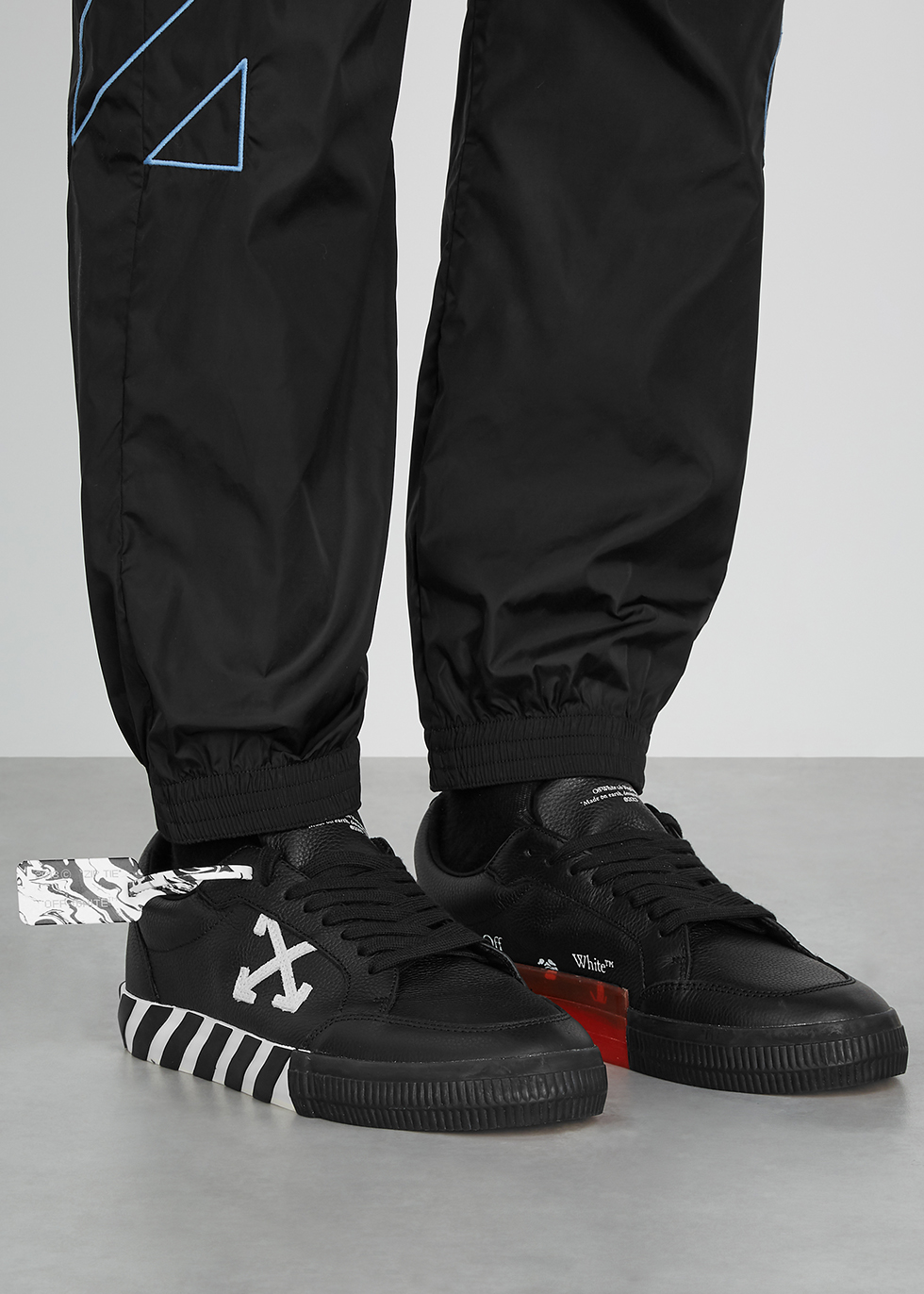 Off-White Low Vulcanized black leather 
