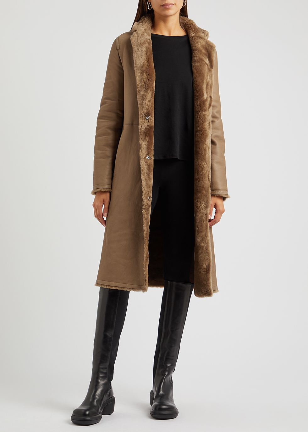 Black Yves Salomon Leather Brown Reversible Shearling Coat in Navy Womens Coats Yves Salomon Coats 