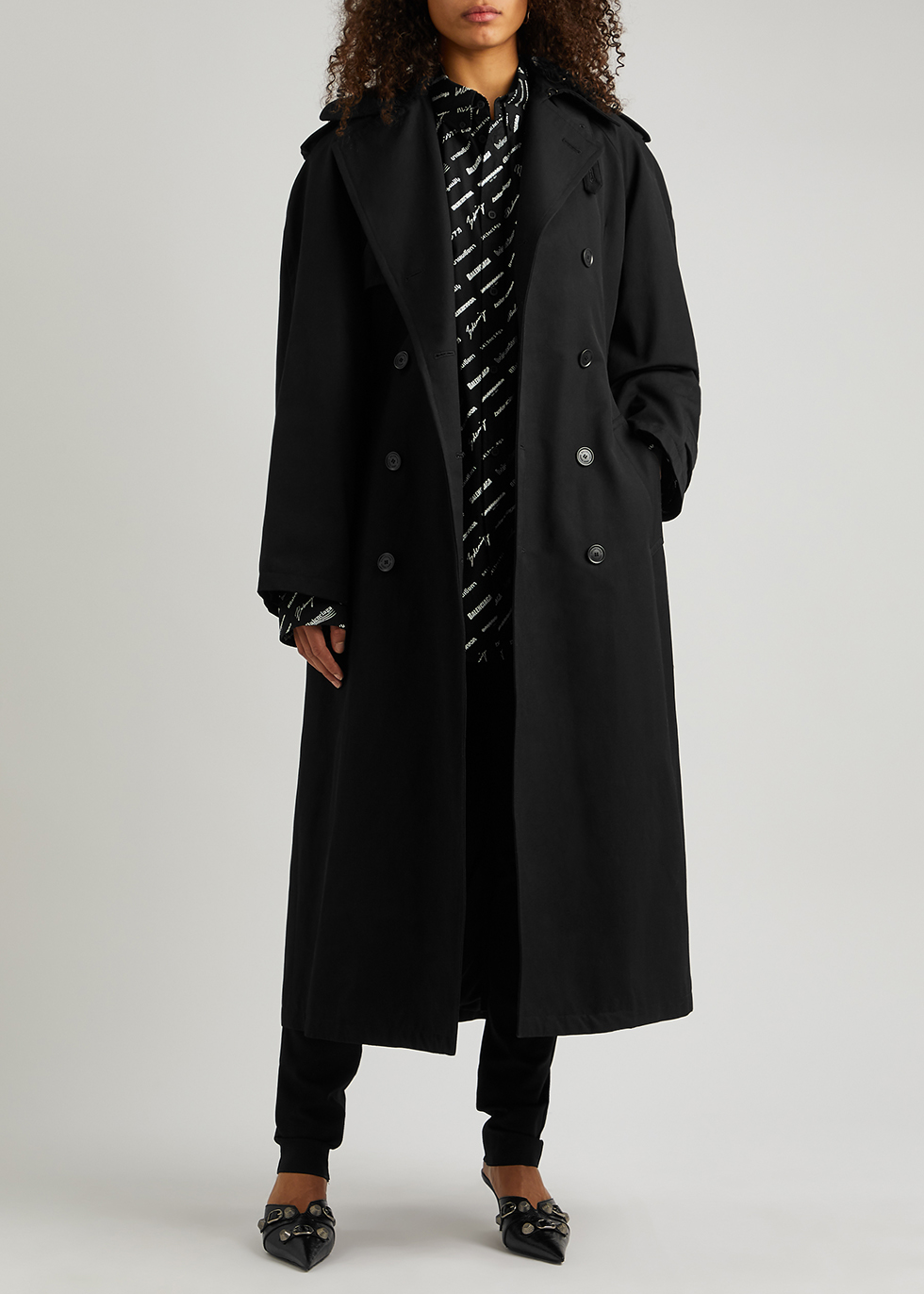BALENCIAGA long wrinkled trench coat  Black  Balenciaga trench coat  698285 TKP06 online on GIGLIOCOM